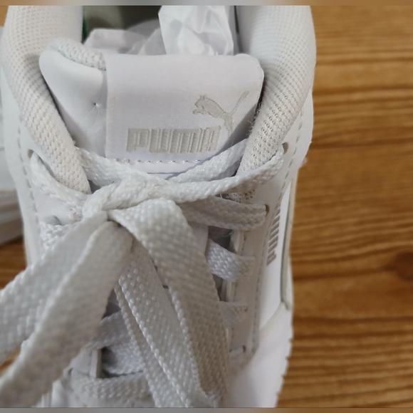 Puma‎ Kids Classic White Sneakers - Picture 5 of 9